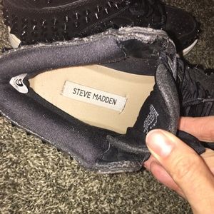 Steve Madden Shoes - π€π€ STEVE MADDEN SHUFLE-S STUDDED HI-TOP SNEAKERS Steve Madden Shoes - π€π€ STEVE MADDEN SHUFLE-S STUDDED HI-TOP SNEAKERS